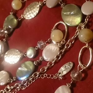 Jules & co. Mother of pearl and gold tone long necklace nwot 34 +3 long